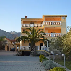 https://apartments-zdenka-stari-grad.hotelinzadar.com